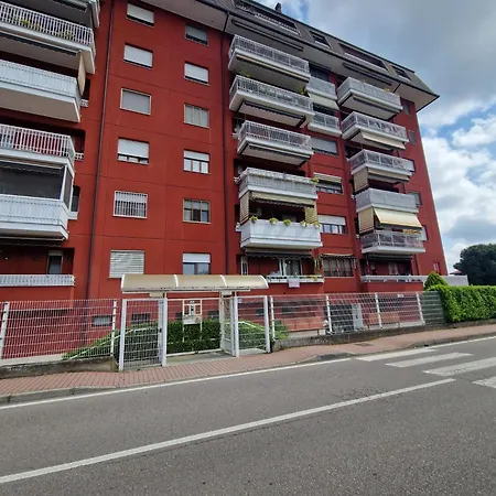 Luna Vicino M2 E Forum Apartment